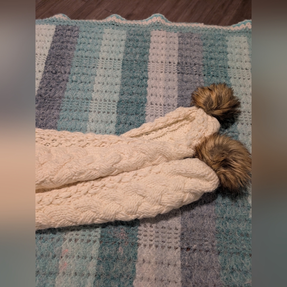Cozy Cable‎ Knit Pom-Pom Women's Sweater Scarf - Cream